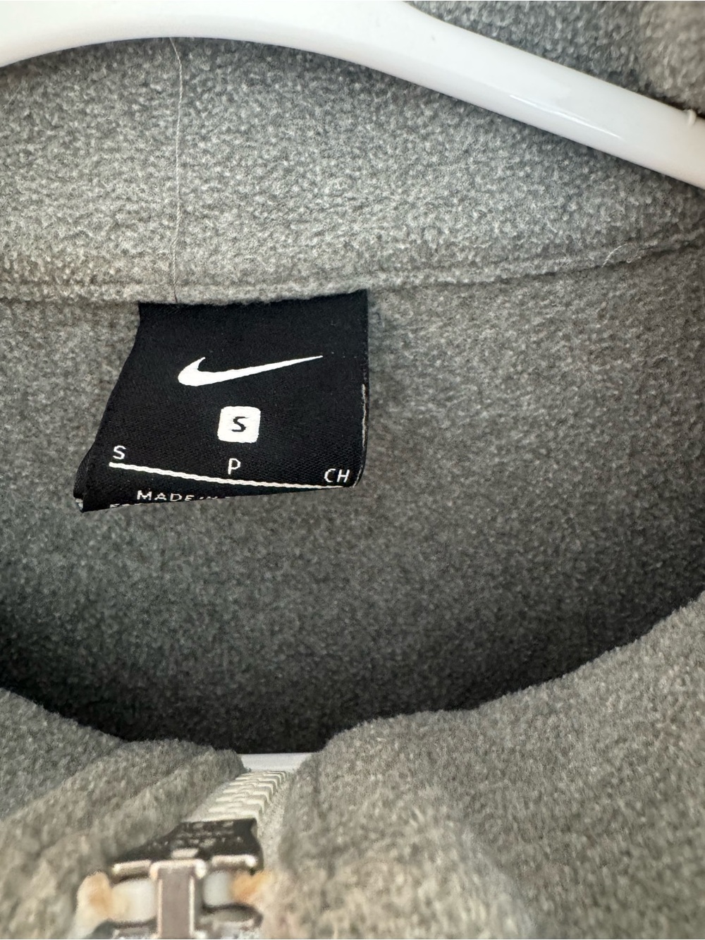 Nike Oregon Ducks Team Issue Gray Quarter-Zip Pullover Limited Edition Like New - Picture 2 of 3